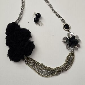 Elegant Black and Silver Floral Necklace Set